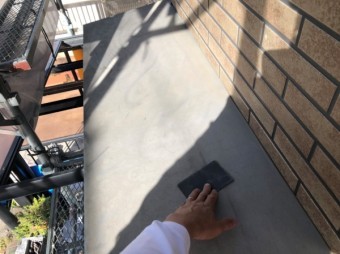 庇塗装工事 ケレン作業