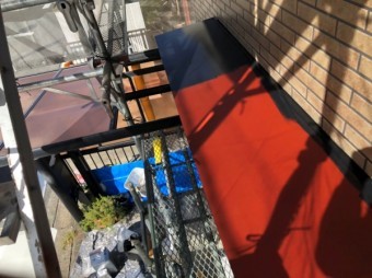 庇塗装工事 上塗り