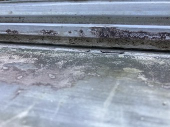雨漏り直上付近