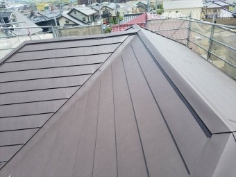 屋根 重ね葺き カバー工法 金属屋根