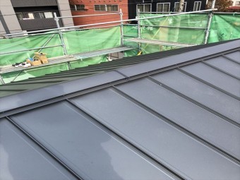 ガルバリウム鋼板 防水シート 葺き替え
