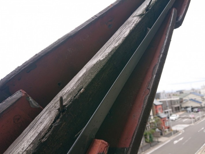 瓦屋根の点検 廃盤瓦 ストーンタイル
