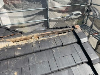 屋根工事 棟掃除