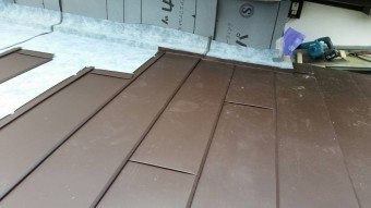 横葺き板金施工