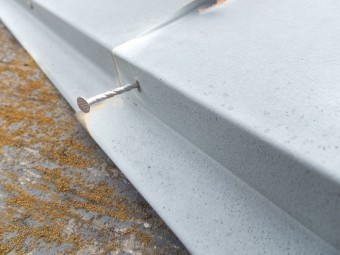 スレート屋根 棟板金の劣化
