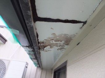 スレート屋根 雨漏り