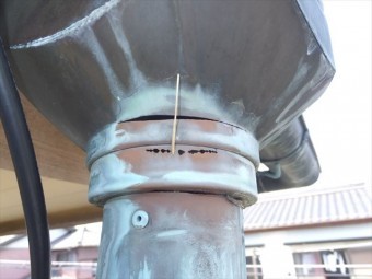 銅製の雨樋 劣化 穴あき