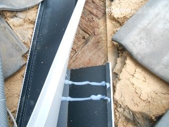 谷板金取り替え
