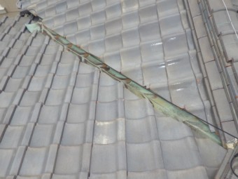 谷板金穴あき