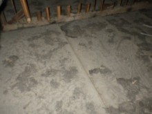 屋根裏の雨もり