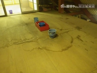倉庫室内