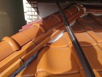 棟瓦からの雨漏り事例