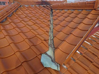 谷板金の穴あき 谷交換