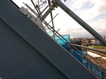 急こう配屋根の足場工事 屋根足場