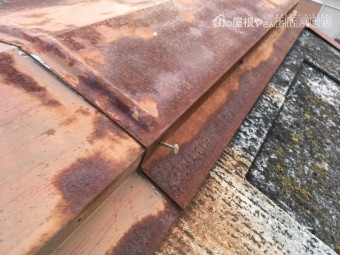 スレート屋根 棟板金の台風被害