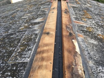 スレート屋根 棟板金の台風被害