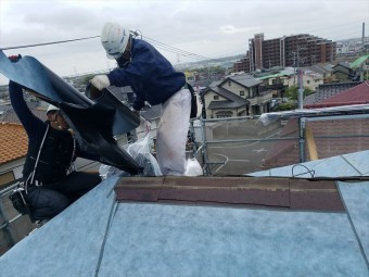 重ね葺き カバー工法 ガルバリウム鋼板 金属屋根