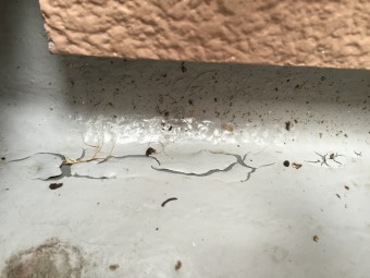 ベランダトップコートの剥がれ