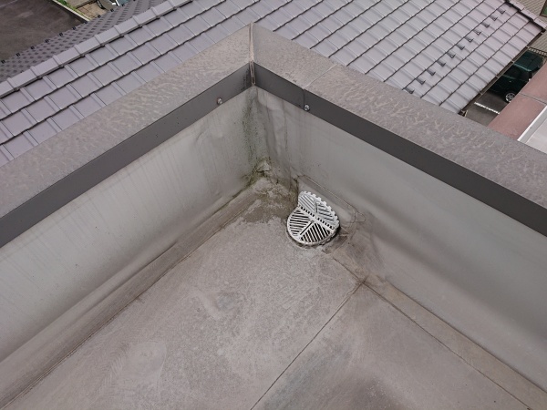 屋上防水の雨漏り点検