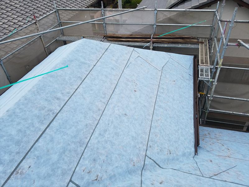 重ね葺き　カバー工法　ガルバリウム鋼板　金属屋根
