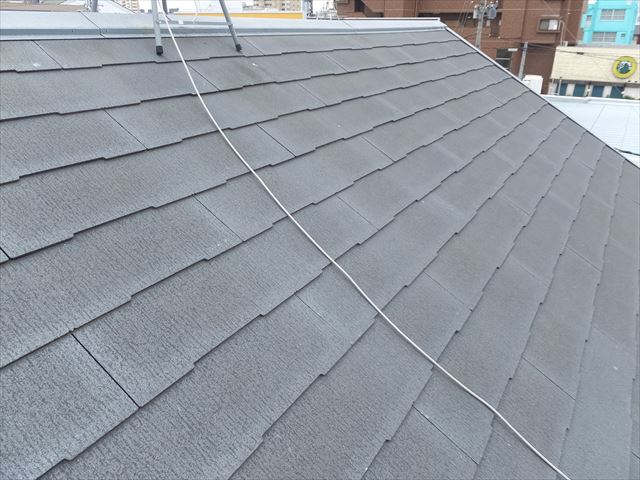 豊明市で無料の屋根点検　退色したスレート屋根の塗装時期について