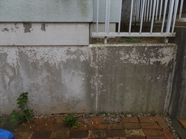 基礎　外塀　塗装前　状況
