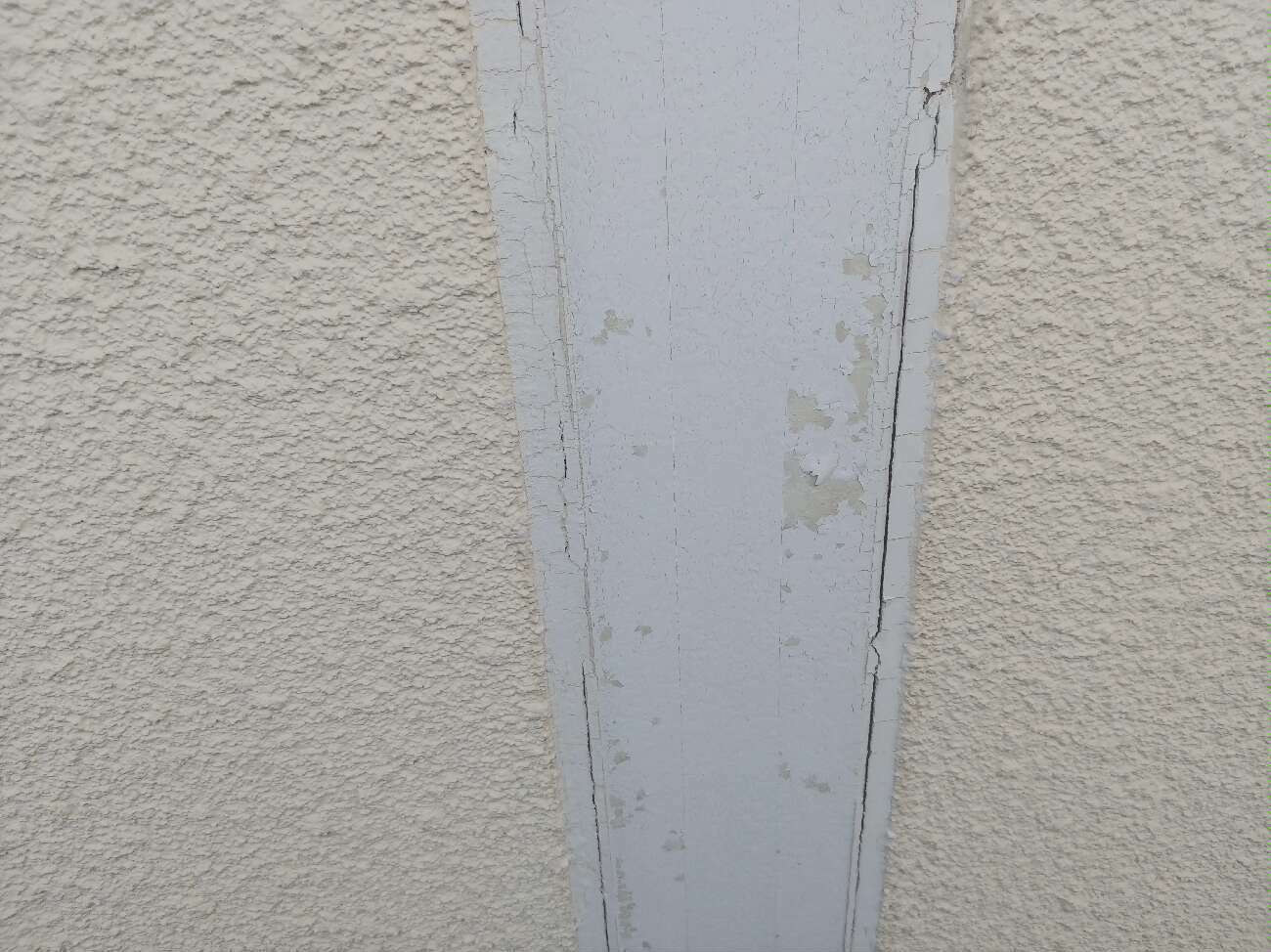 扶桑町で外壁塗装の前にシーリングを新しく交換しました