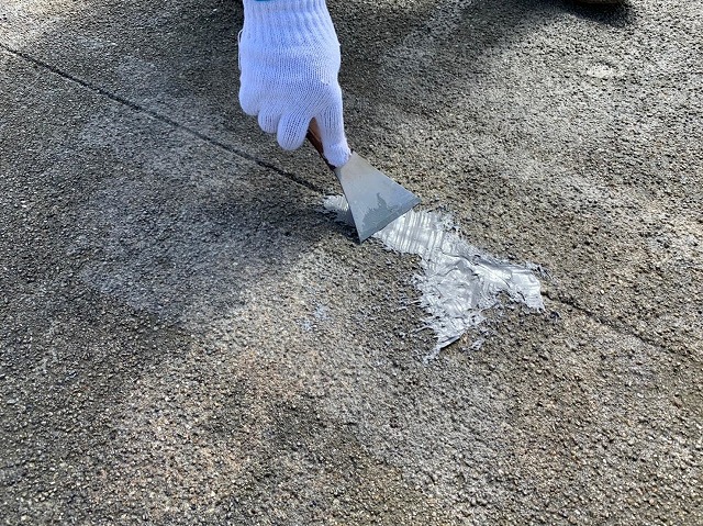 パテ処理中の陸屋根