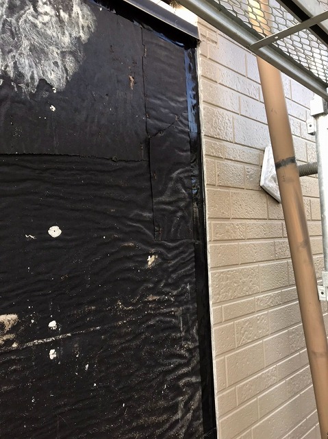 尾張旭市で雨漏り被害により腐食したベランダ外壁内部を補修！下地補強からサイディング張り替え工事まで紹介