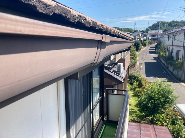 未了　1-③緑区で屋根・外壁点検の実施、水切り板金の浮きも発生しており修理が推奨される状態