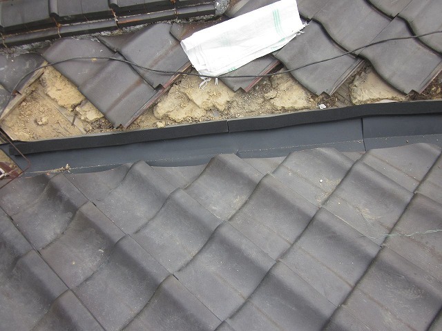 新規谷板金の施工