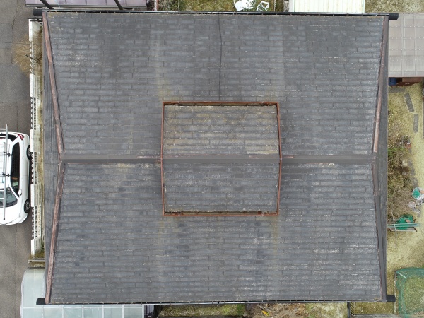 屋根の空撮写真　コロニアル屋根