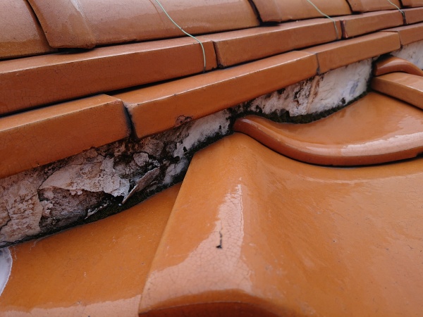 名古屋市天白区で瓦屋根の漆喰補修工事　雨漏りの疑いもありました　