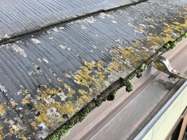 スレート屋根の退色と劣化