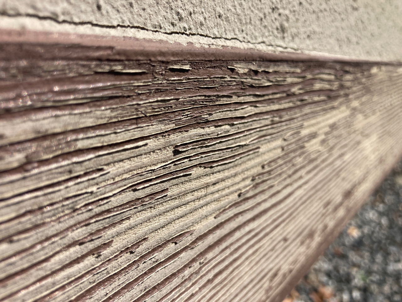 戸箱の塗装　木部の塗装　剥がれの状態