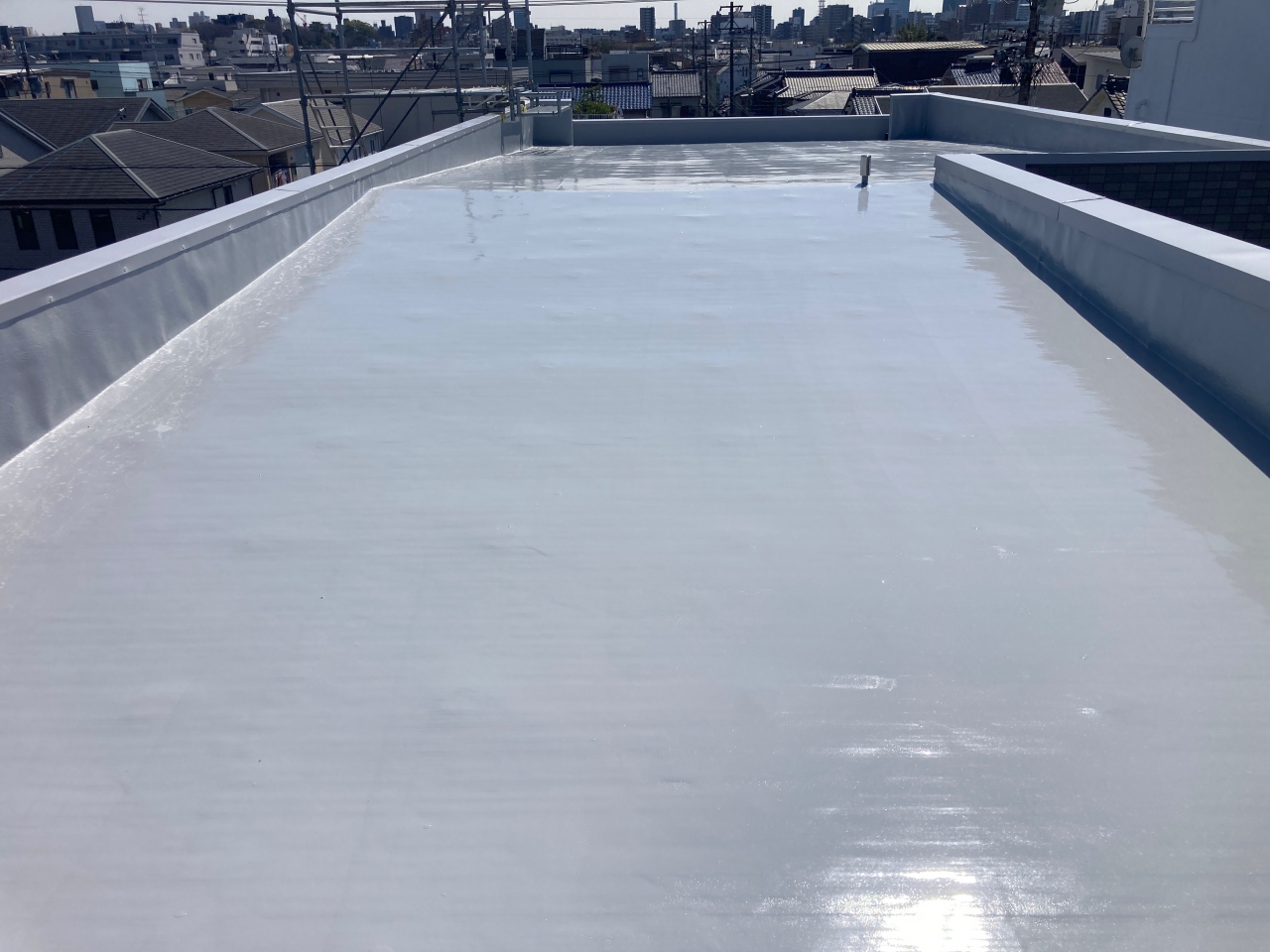名古屋市千種区で陸屋根の屋上防水のウレタン防水工事をしました