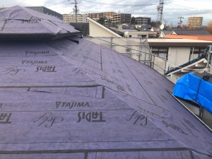防水紙施工後の屋根