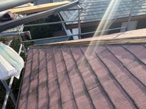 棟板金撤去前の屋根